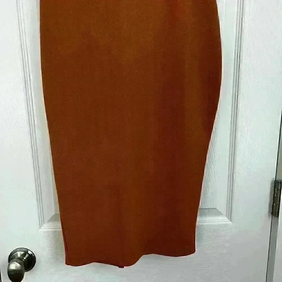 Boohoo Pencil Dress - Picture 6 of 11